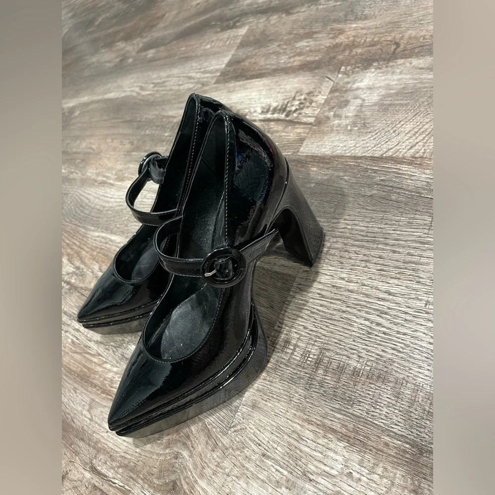Nina elegant black